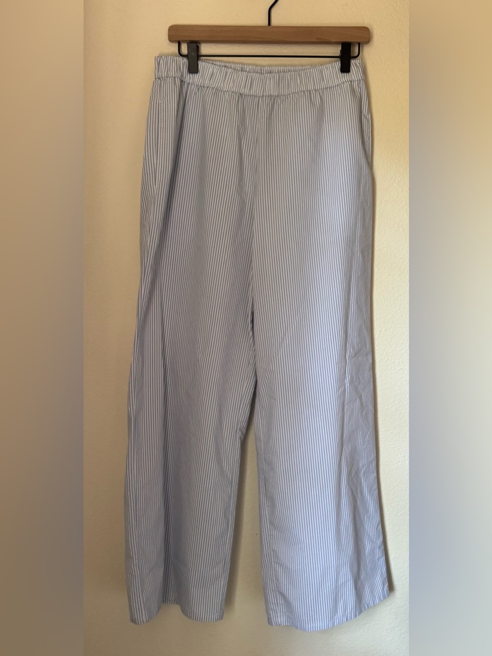 Hollister Sleep Light Blue Pinstripe Loungewear Pants | Size Medium
